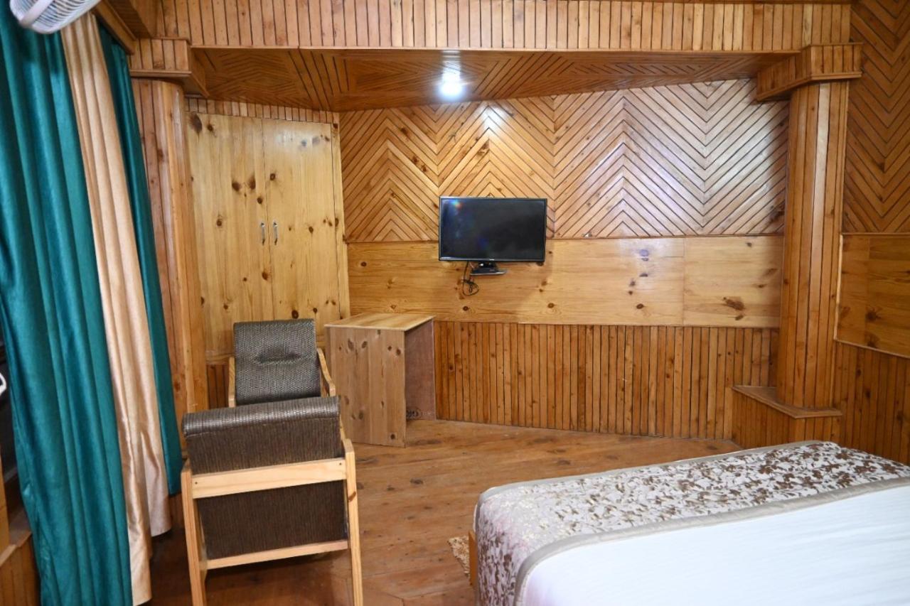 מנאלי Hotel Nirmal Chhaya מראה חיצוני תמונה
