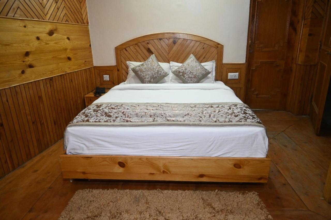 מנאלי Hotel Nirmal Chhaya מראה חיצוני תמונה